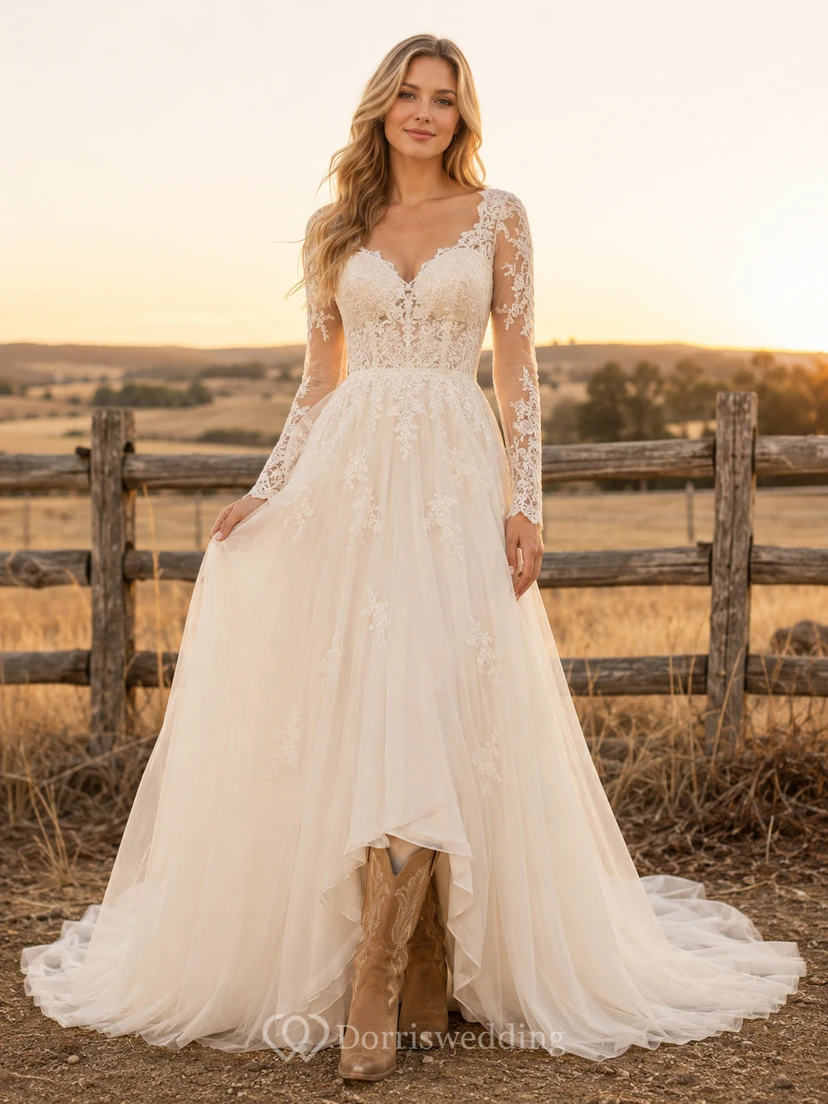 Robe de mariée de maternité en dentelle et tulle, épaules dénudées, coupe trapèze, manches papillon et traîne