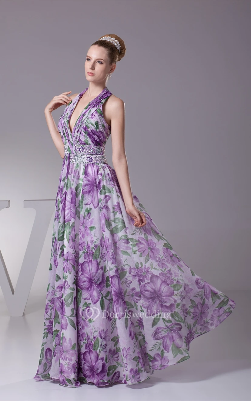 Robe longue plissée sans manches à décolleté plongeant, taille ornée de bijoux et dos nu view 2