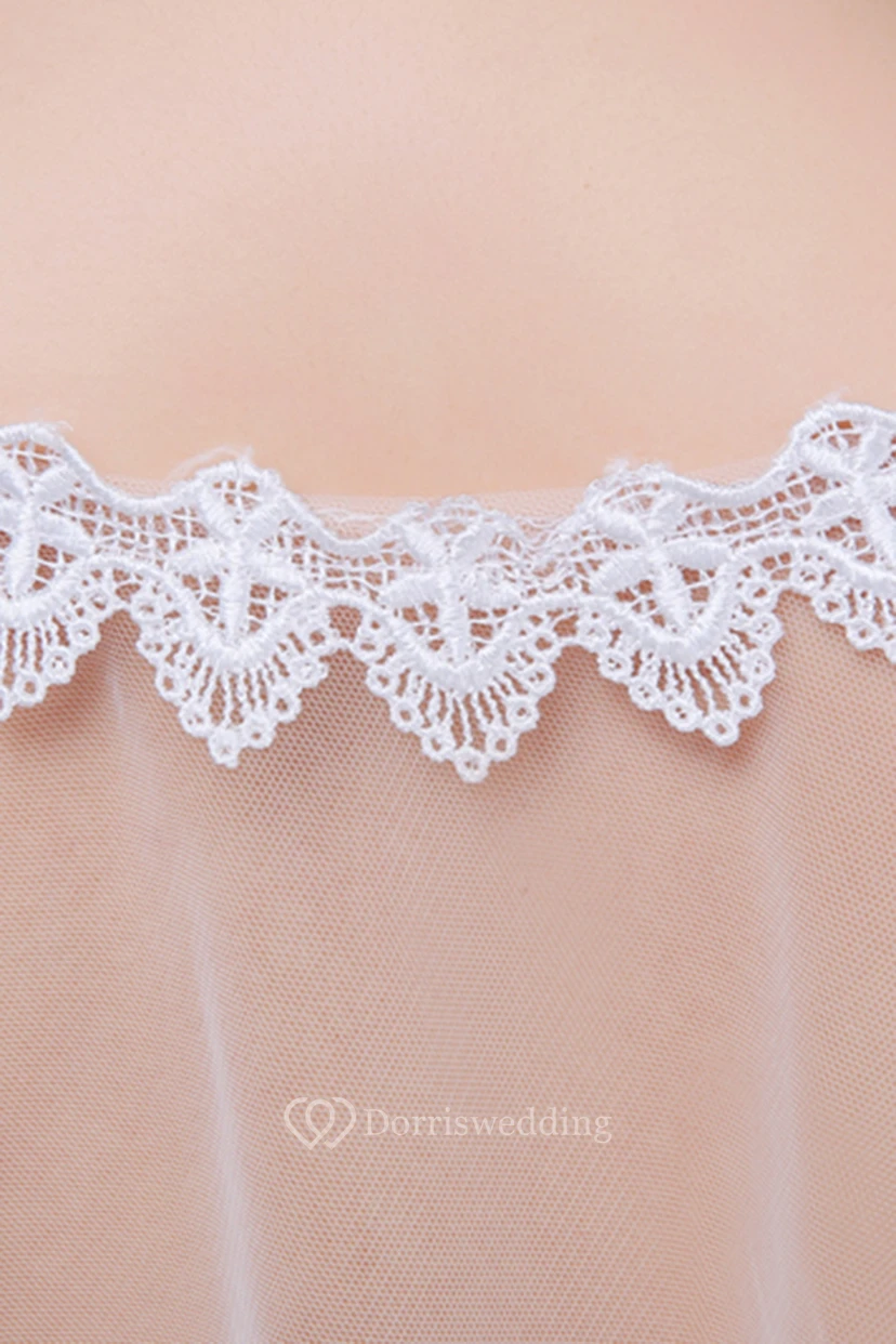 Nouvelle cape-châle en dentelle blanche simple view 5