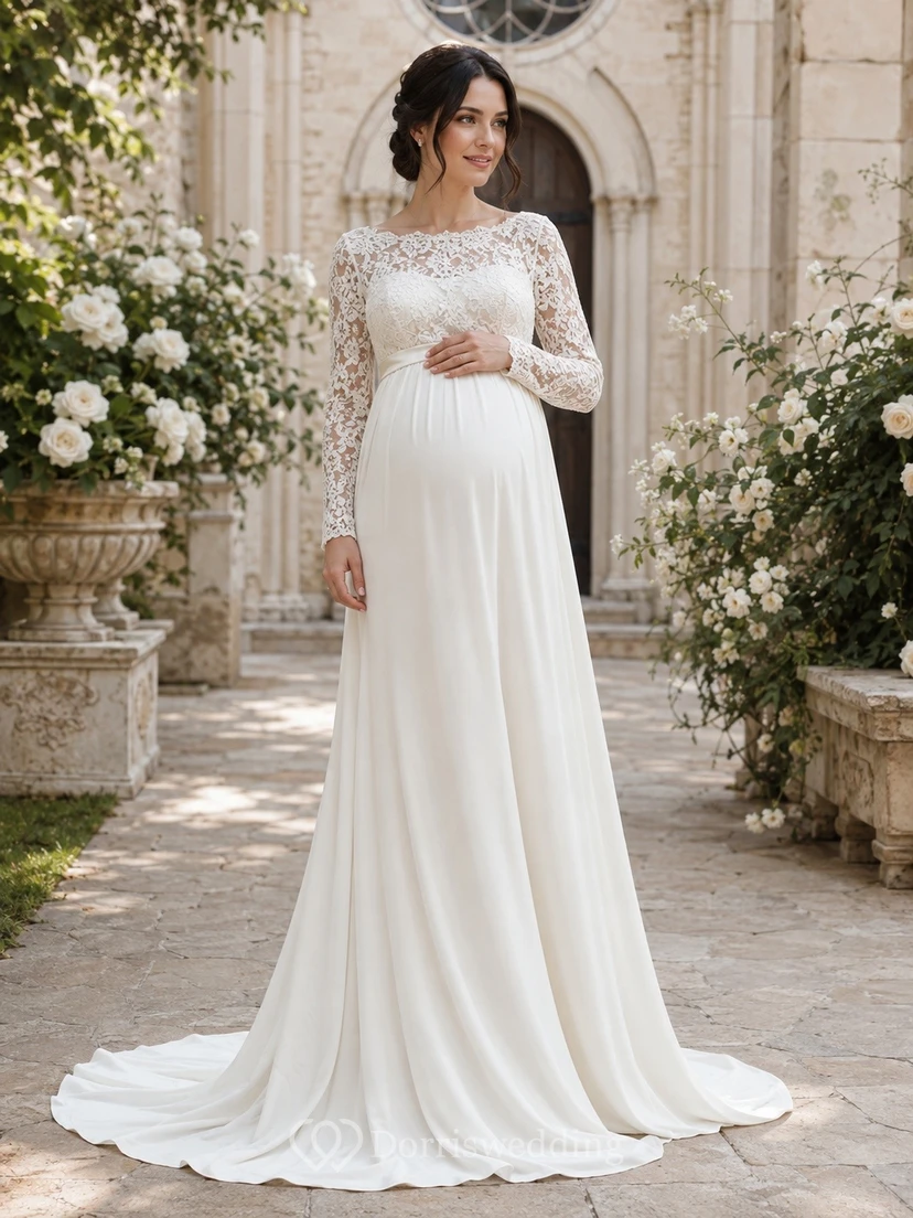Elegante vestido de novia premamá con escote joya, mangas largas, encaje y cola de imperio.