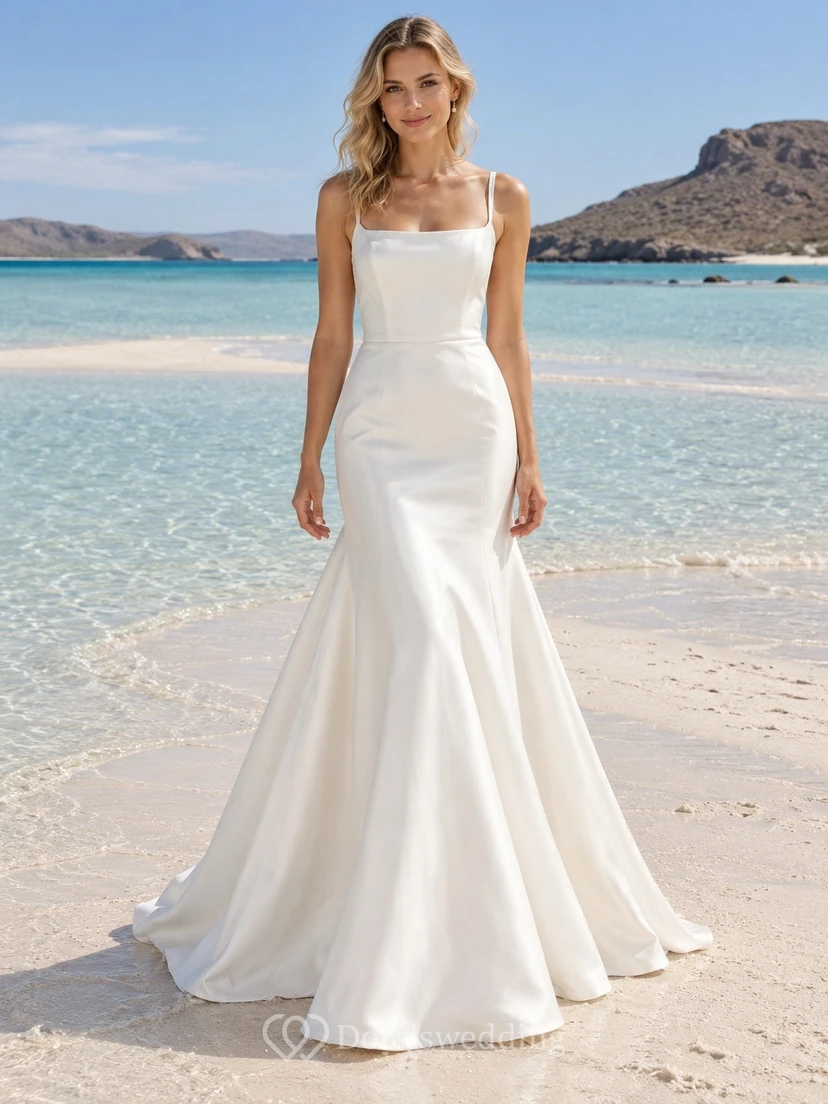 Vestido de novia de satén con escote cuadrado, tirantes cruzados en la espalda y falda de sirena.