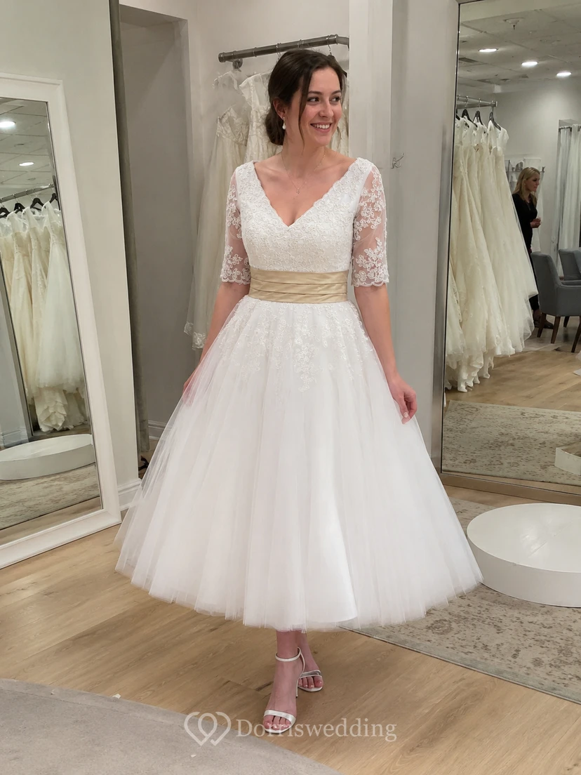 Robe mi-longue à manches courtes et col en V avec superposition de tulle view 6