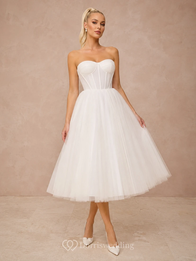 Robe de mariée civile romantique moderne, bustier cœur en tulle, coupe trapèze, longueur thé