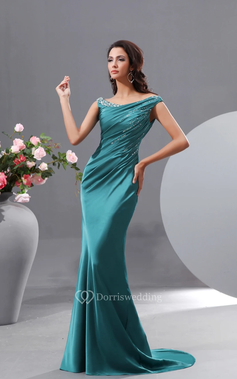 Robe sirène sexy en satin stretch à épaules dénudées et sequins