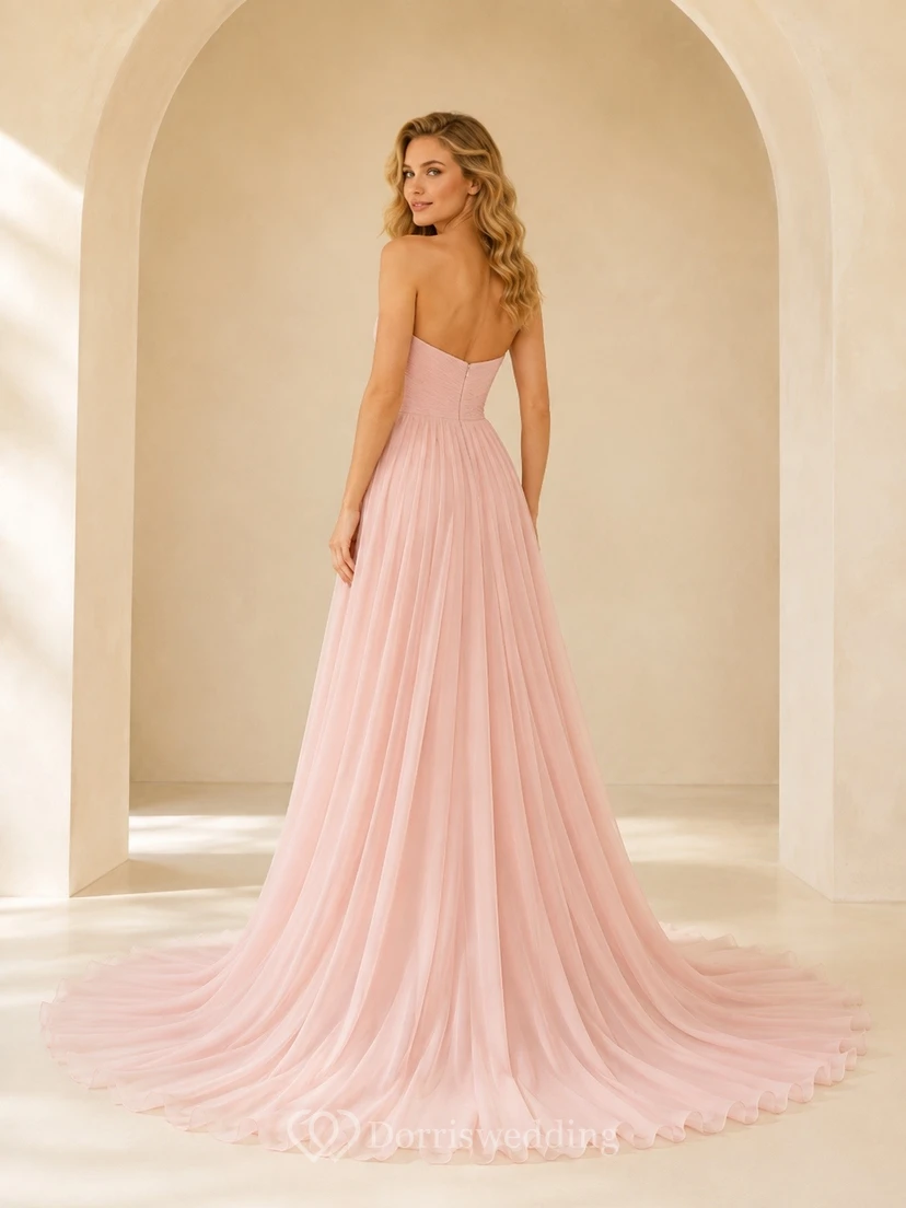 Vestido elegante de fiesta rosa con escote corazón y cola, corte en A. view 2
