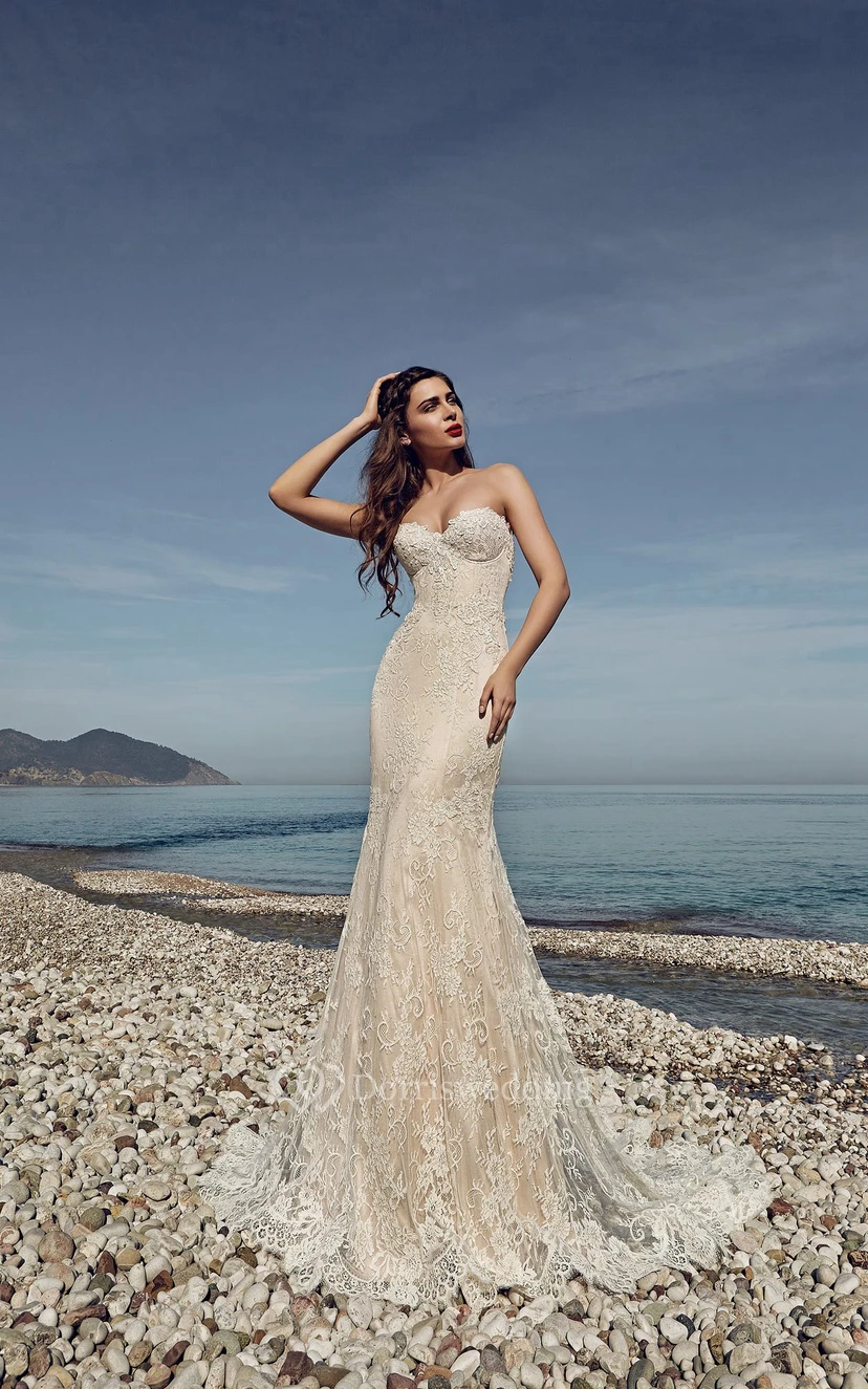 Vestido tubo largo sin mangas con escote corazón y espalda tipo corsé de encaje