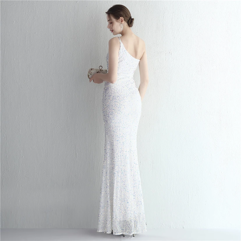 Handgefertigter Paillettenrock mit One-Shoulder-Schnitt, elegant für festliche Anlässe und Galas, mit Schlitz und Meerjungfrauenschnitt. view 49