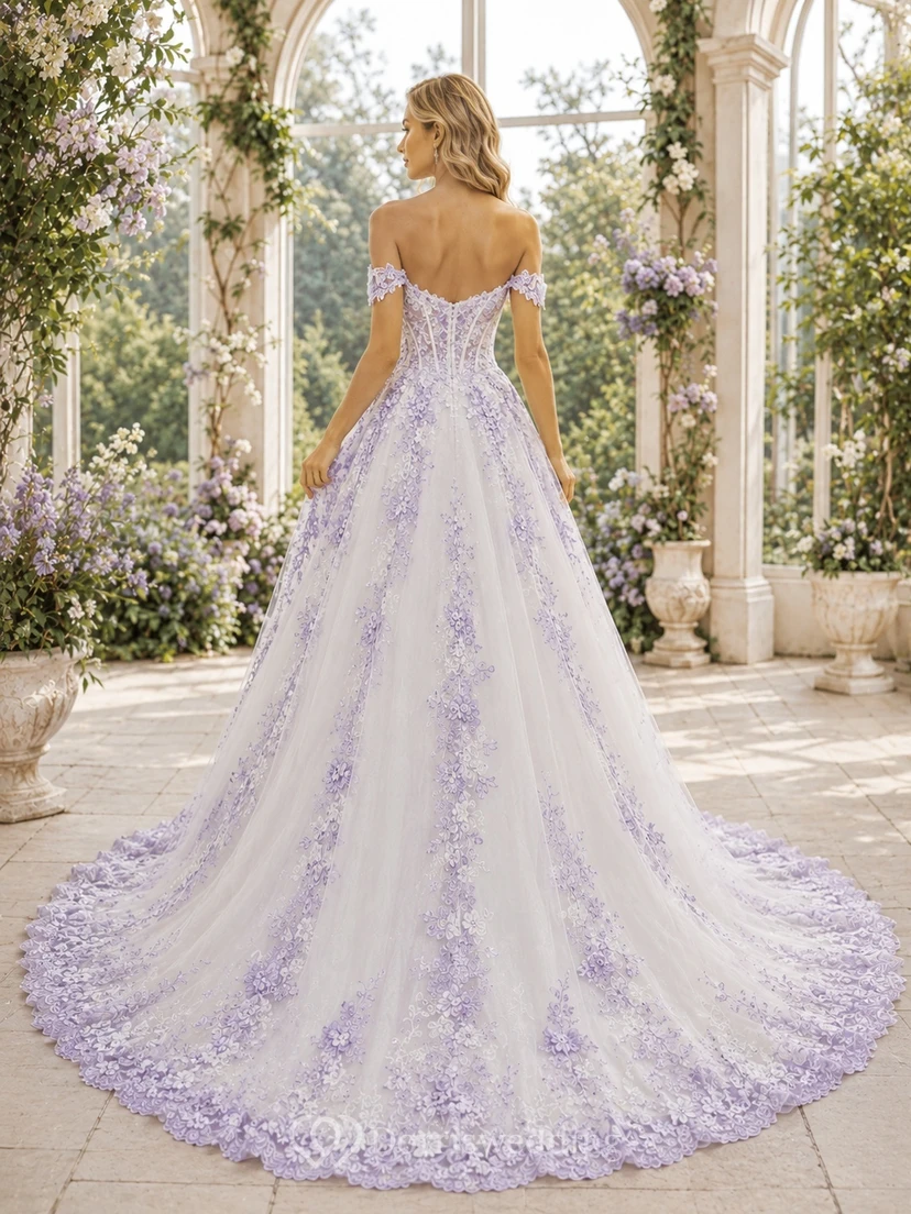 Lavendelfarbenes Brautkleid aus Spitze in A-Linie, schulterfrei, kurze Ärmel, Kapellenschleppe view 2