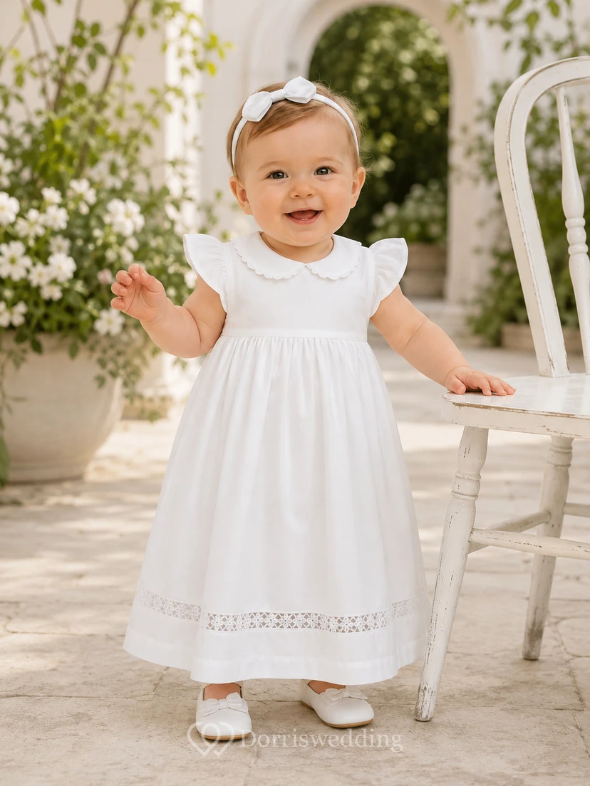 Schlichtes Taufkleid für Babys, A-Linie, Teelänge, Rundhalsausschnitt, Rüschenärmel, Satinrüschenbesatz, Knopfleiste am Rücken