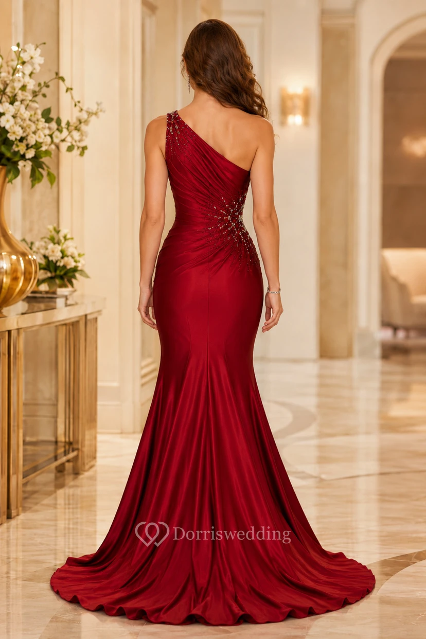 Rotes, schulterfreies Meerjungfrauen-Abendkleid aus Satin mit seitlicher Applikation und geraffter Taille view 2
