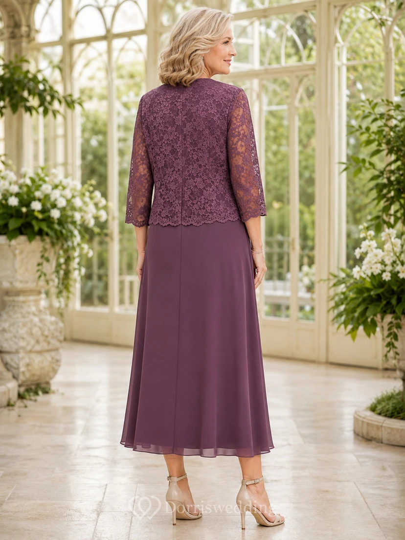 Elegantes, romantisches, abnehmbares Spitzenjäckchen, asymmetrisch drapiertes Chiffonkleid in Teelänge in Pflaumenfarbe – perfekt für die Mutter der Braut. view 2