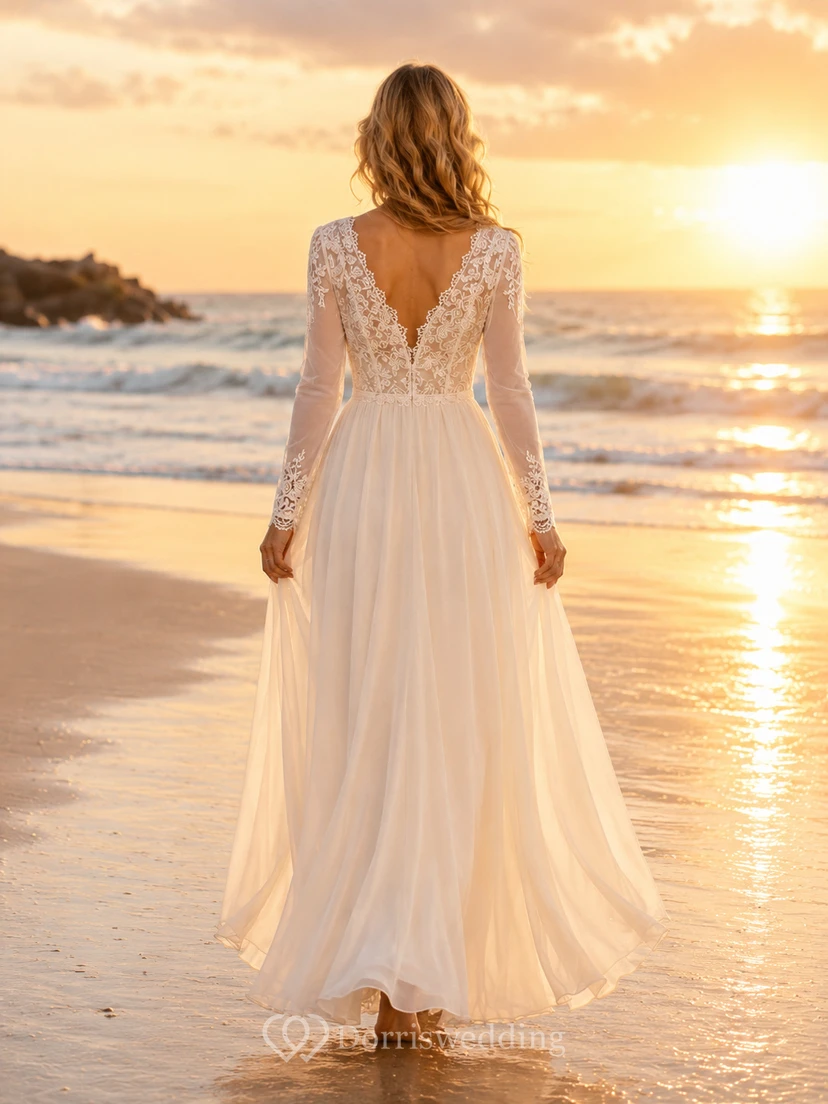 Robe de mariée en mousseline à manches longues en dentelle et col en V, style plage view 2