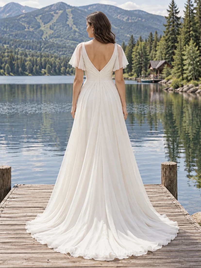 Brautkleid mit V-Ausschnitt, drapiertem Chiffon über Satin, flatternden Ärmeln und Schleppe view 2