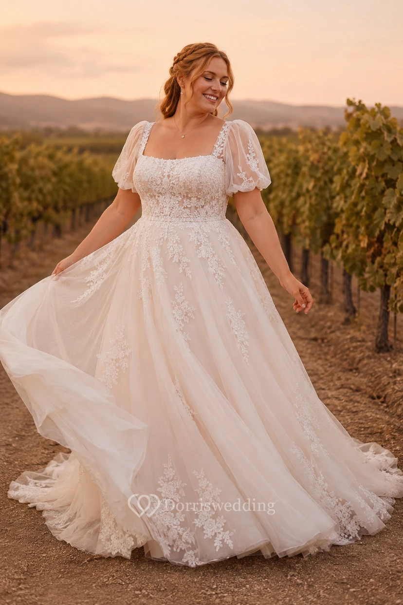Vestido de novia de talla grande con escote cuadrado, mangas abullonadas, encaje y corte en A con cola.