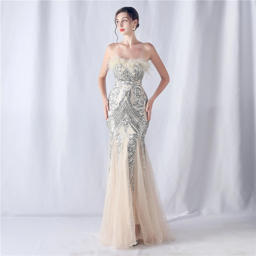 Vestido de noche de malla con lentejuelas y top palabra de honor con estampado de plumas de avestruz y flores para bodas y reuniones. view 17
