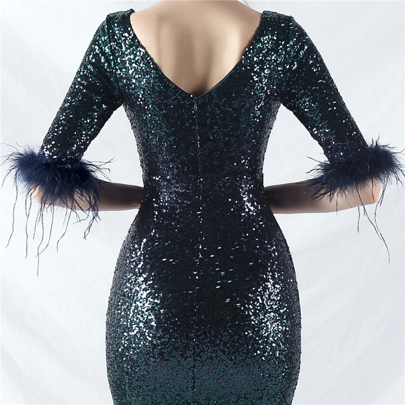 Robe de soirée artisanale à manches longues ornée de plumes d'autruche et de perles dégradées view 37