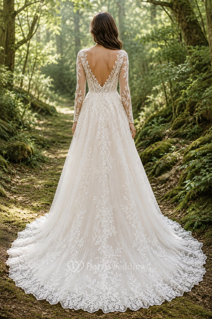 Langärmeliges A-Linien-Hochzeitskleid aus Spitze im Waldstil view 2