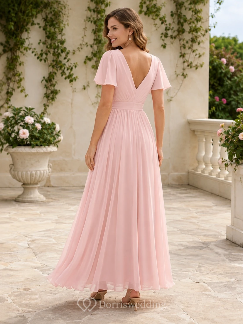 Robe romantique décontractée en mousseline rose perle, col V, manches courtes, coupe trapèze, longueur thé, style jardin. view 2