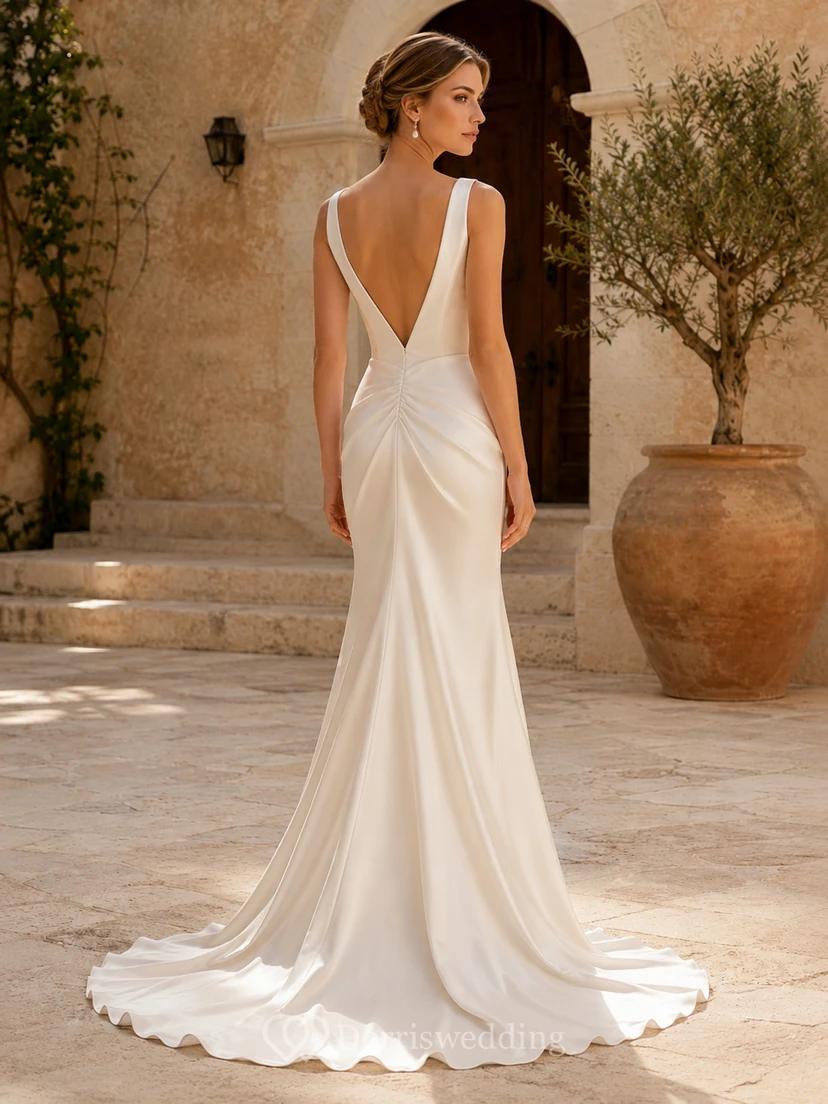 Vestido de novia de satén drapeado con escote barco color champán view 2