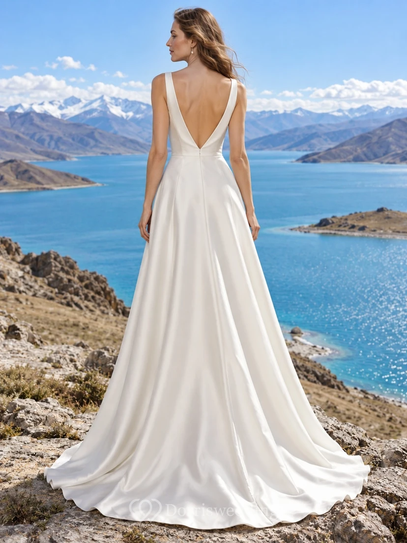 Vestido de novia sencillo de satén con escote cuadrado y sin mangas, corte en A view 2