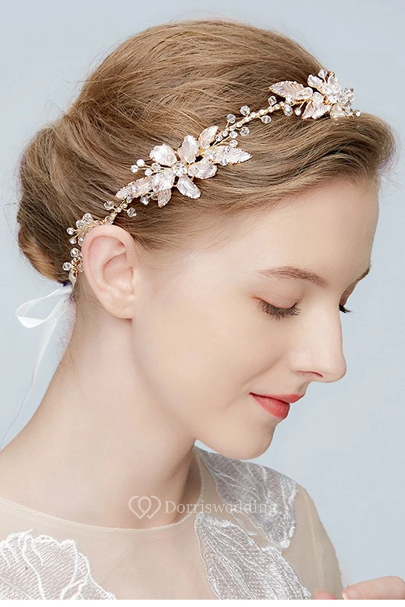 Handgefertigtes, wunderschönes Armband im Western-Stil mit Blumen, Blättern, Ranken, Strasssteinen und Kristallen.