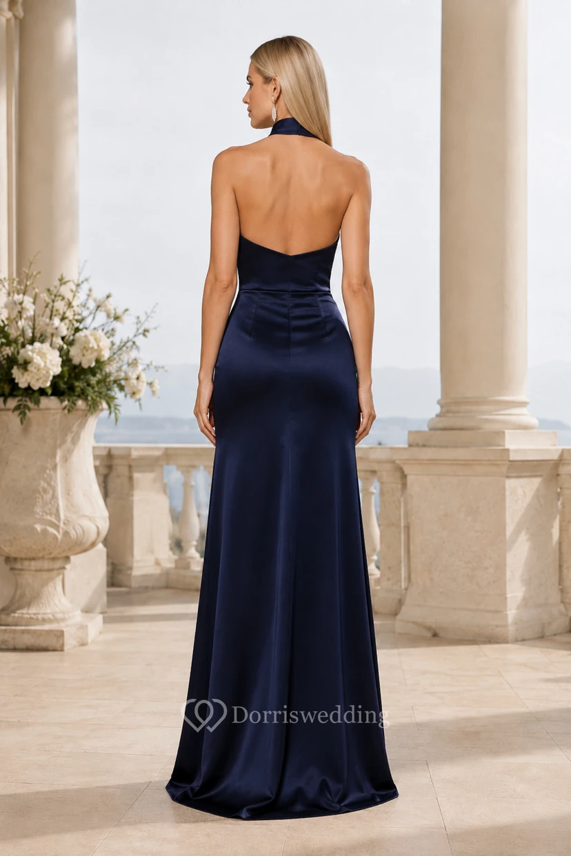 Robe fourreau dos nu en satin bleu marine foncé grande taille, fente haute et dos nu. view 2