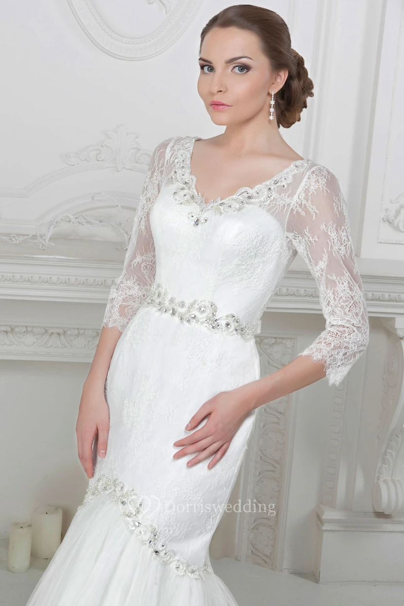 Trompetenförmiges, bodenlanges Brautkleid mit V-Ausschnitt, 3-4 Ärmeln, Applikationen aus Spitze, Taillenschmuck und Perlenverzierung view 3