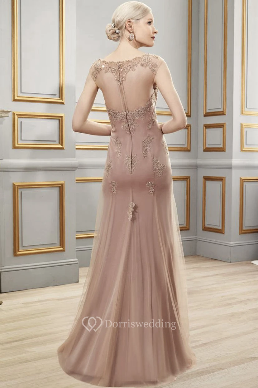 Robe de soirée sans manches en tulle à encolure ronde ornée d'appliqués et dos illusion view 2