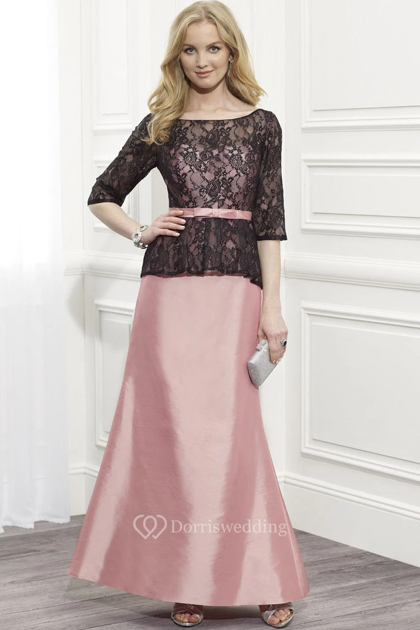 Robe de soirée en satin à manches courtes en dentelle, col rond et dos nu en V, ornée d'un ruban.