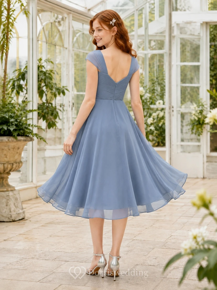 Schieferblaues Brautjungfernkleid in A-Linie mit herzförmigem Ausschnitt, kurzen Blütenblattärmeln und Teelänge aus elegantem Chiffon. view 2