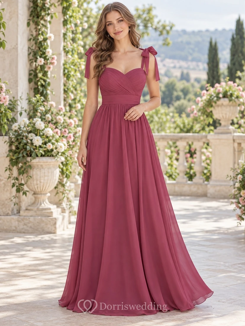 Vestido largo de dama de honor sencillo, color frambuesa, corte A, escote corazón, gasa, tirantes con lazo y fruncido