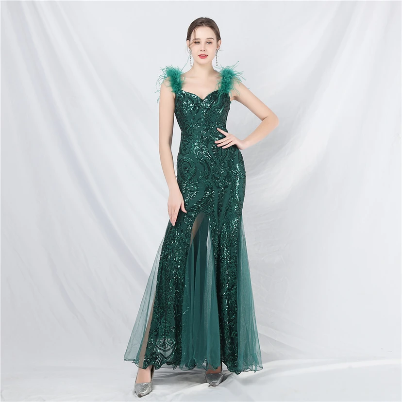 Robe longue haut de gamme en maille à sequins et plumes d'autruche. view 28