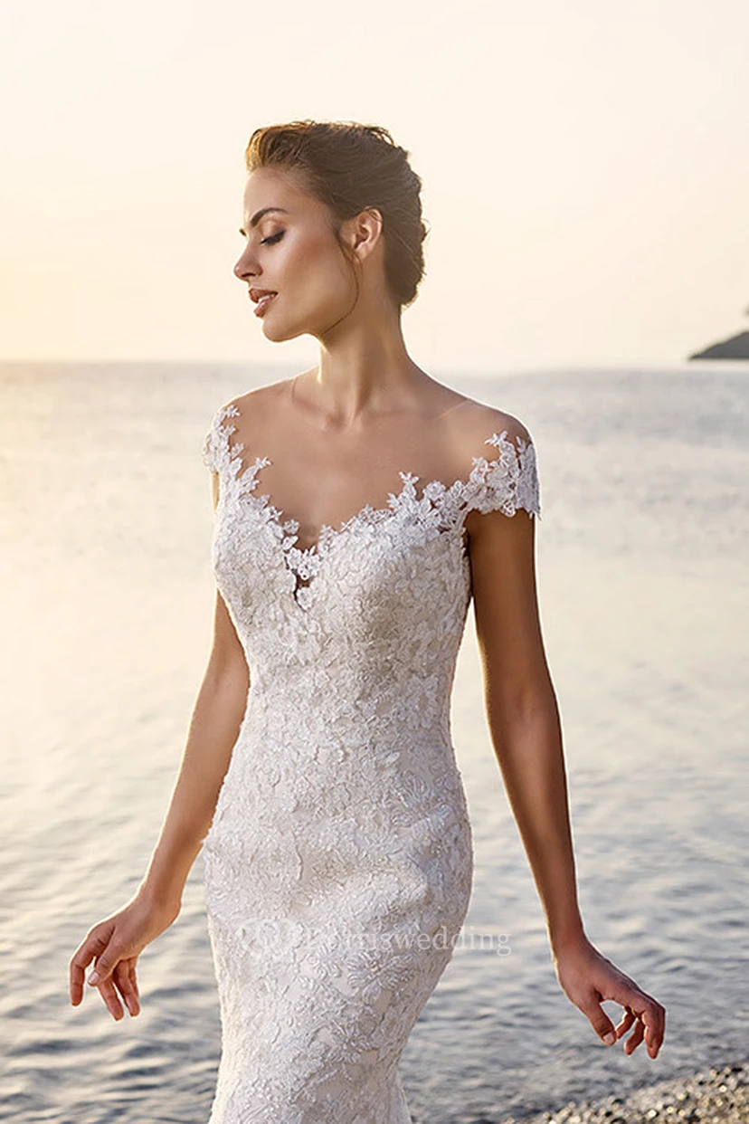 Robe de mariée sirène blanche élégante à col en V, coupe sirène en dentelle illusion et appliques view 3