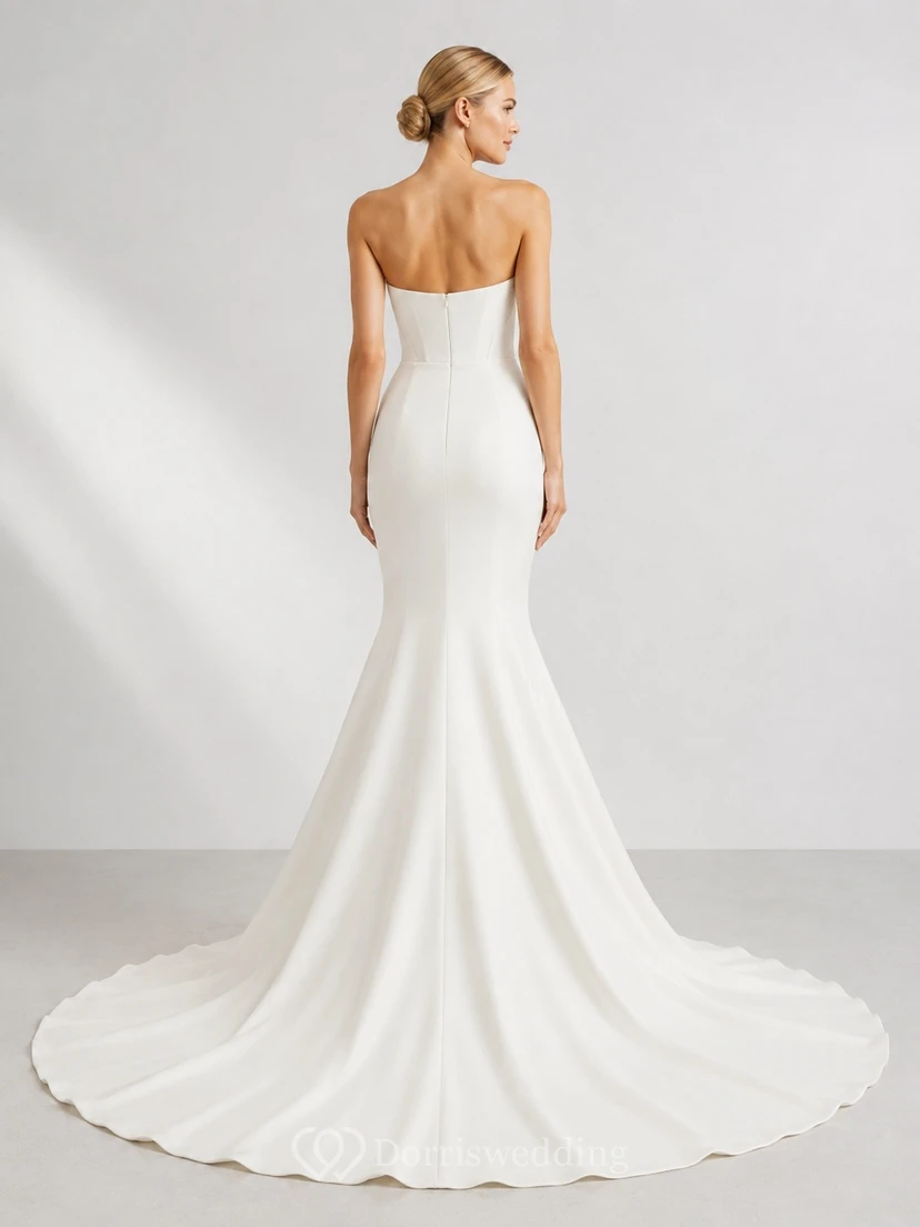 Robe de mariée sirène/trompette simple, longue et sans manches, sans bretelles, idéale pour une cérémonie formelle. view 2