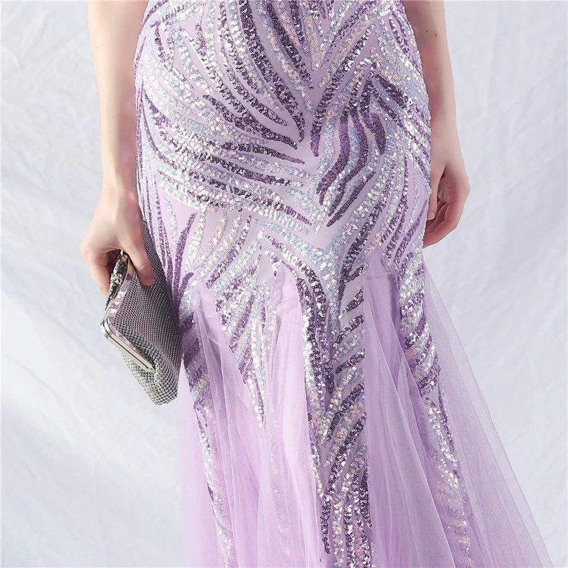 Paillettenbesetztes Abendkleid aus Netzstoff und Trägern view 81