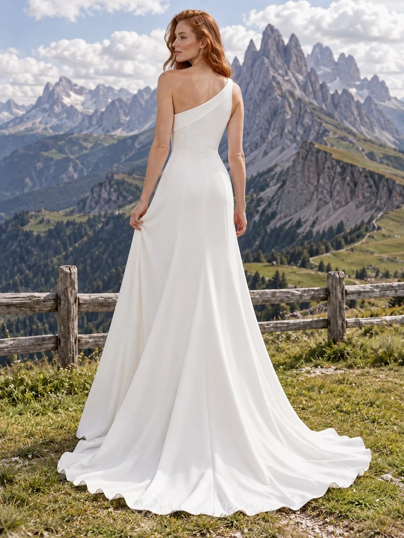 Sencillo vestido de novia de crepé de un solo hombro, corte en A, corpiño ajustado, largo hasta el suelo y cola corta. view 2