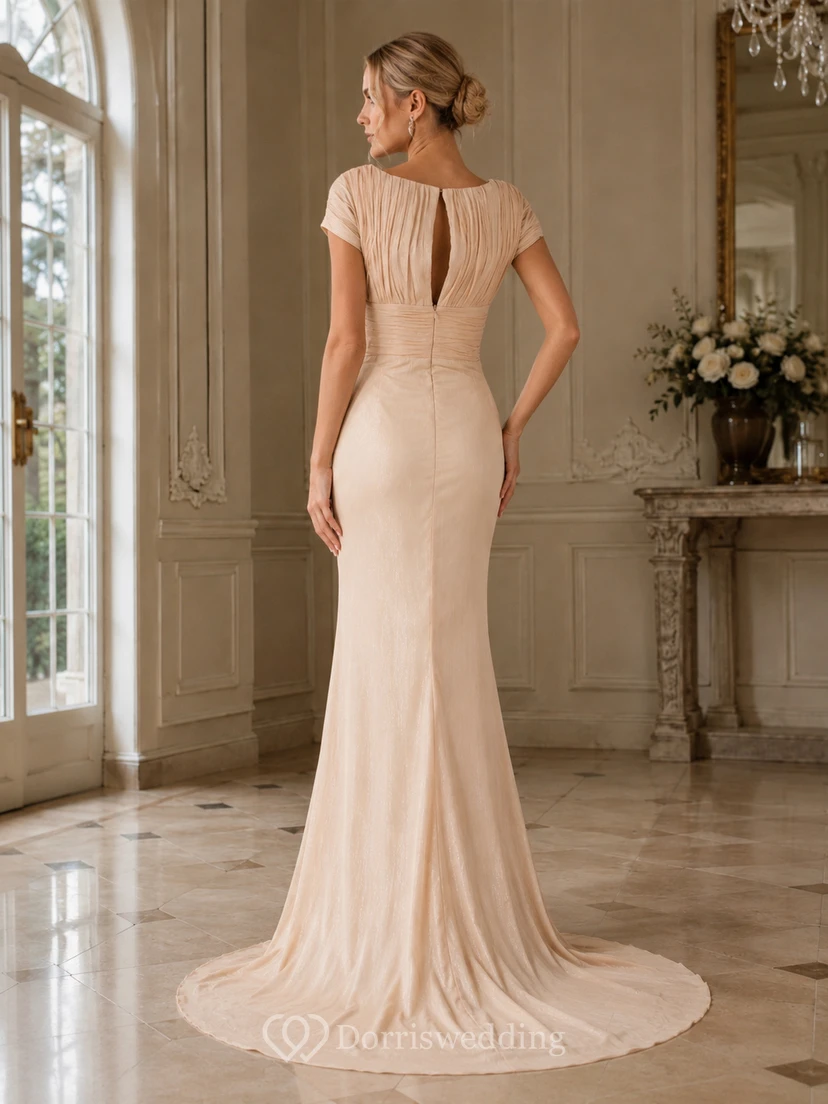 Robe sirène décolletée à manches cape, taille froncée et fente sur le devant view 2