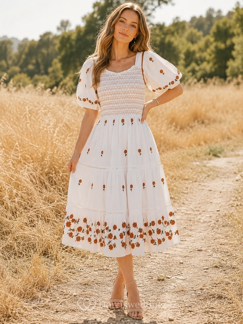 Weißes, besticktes, florales Midi-Kleid mit eckigem Ausschnitt und kurzen Ärmeln für besondere Anlässe