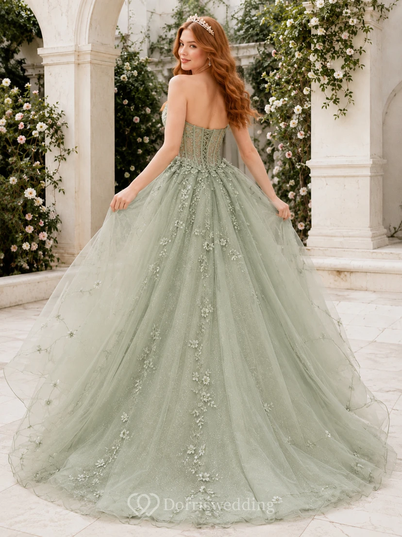 Vestido de princesa de quinceañera de lujo, sin tirantes, con estampado floral y sobrefalda de tul desmontable, color verde salvia. view 2
