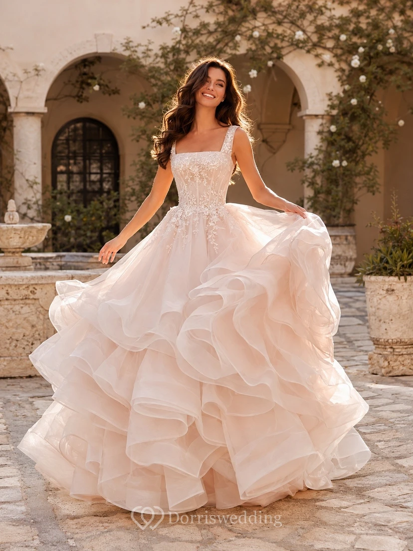 Vestido de gala sencillo, largo hasta el suelo, sin mangas, para ceremonia nupcial formal.