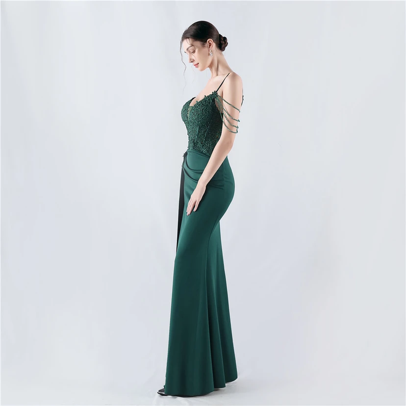 Schweres, mit Diamanten und Blumen besetztes, tailliertes Abendkleid aus Satin mit Fischgrätmuster und Perlenbesatz für Jahrestreffen und Hochzeiten view 3