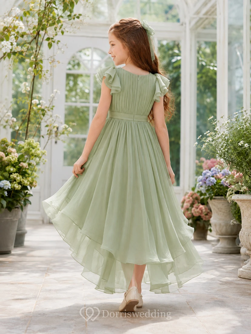 Robe de demoiselle d'honneur champêtre en mousseline sauge, manches pétales, coupe trapèze asymétrique, volants en cascade view 2