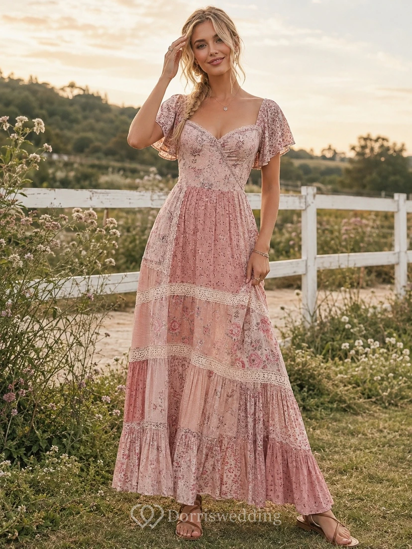 Rosa geblümtes, gestuftes Maxikleid im Boho-Stil mit langen Ärmeln und V-Ausschnitt