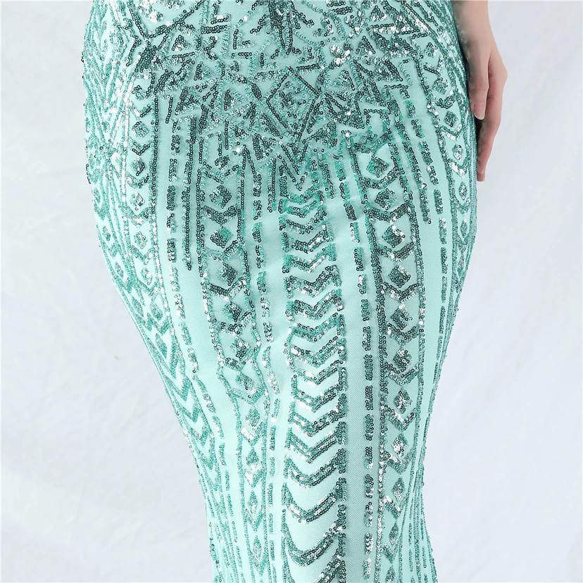 Robe de soirée haut de gamme ornée de perles florales et de plumes d'autruche. view 69