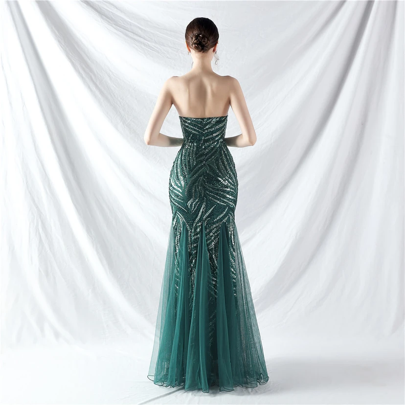Schwer gearbeitetes, perlenbesetztes Abendkleid aus Netzgewebe mit superdichter Paillettenbesatz view 6