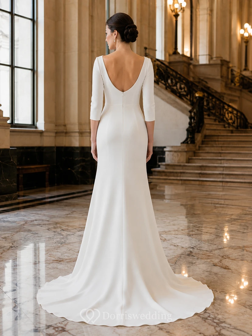 Vestido de novia de crepé estilo barco con mangas tres cuartos y escote drapeado. view 2