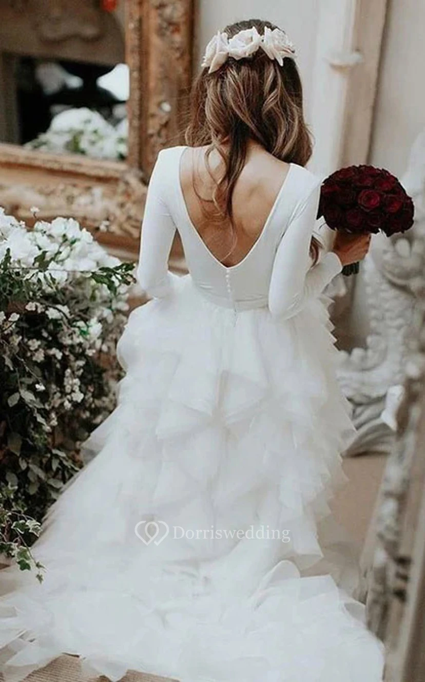 Vintage-Brautkleid mit Rundhalsausschnitt, langen Ärmeln, Empire-Stil, mehrlagigem Rüschenbesatz und tiefem V-Ausschnitt am Rücken view 4