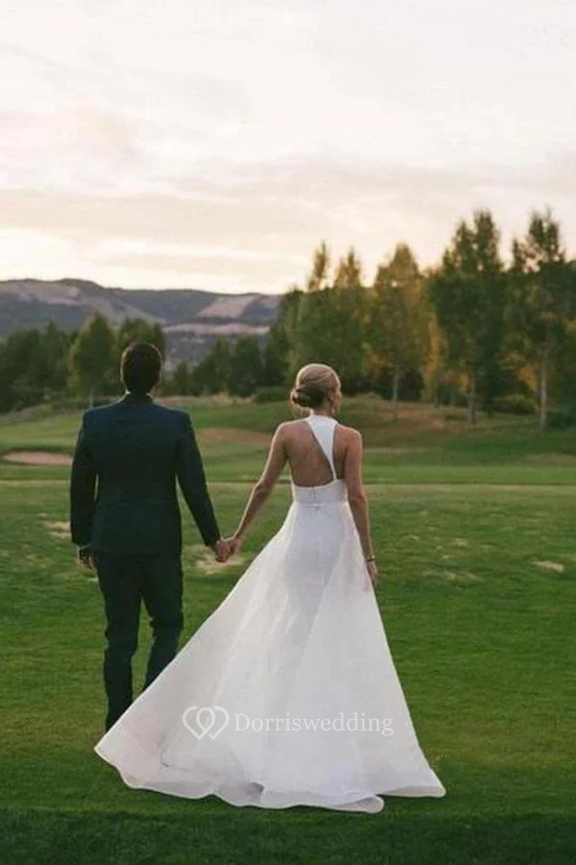Schlichtes ärmelloses Etuikleid aus Satin und Chiffon im Landhausstil für Hochzeiten view 2