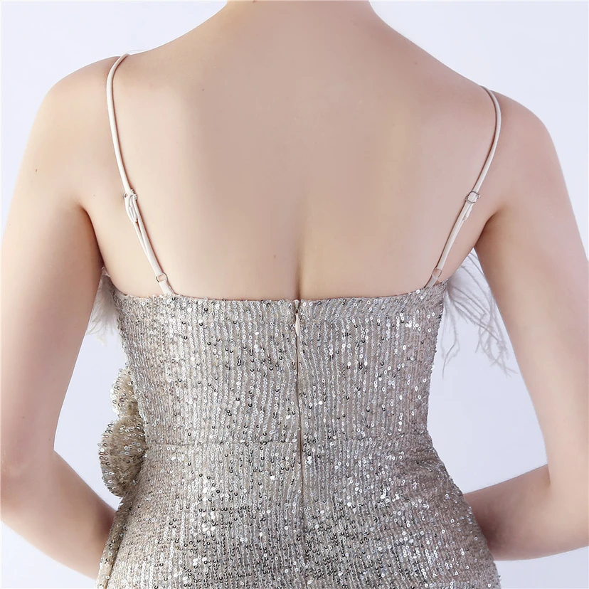 Vestido de noche de alta gama para bodas, con flores y detalles de plumas de avestruz. view 43