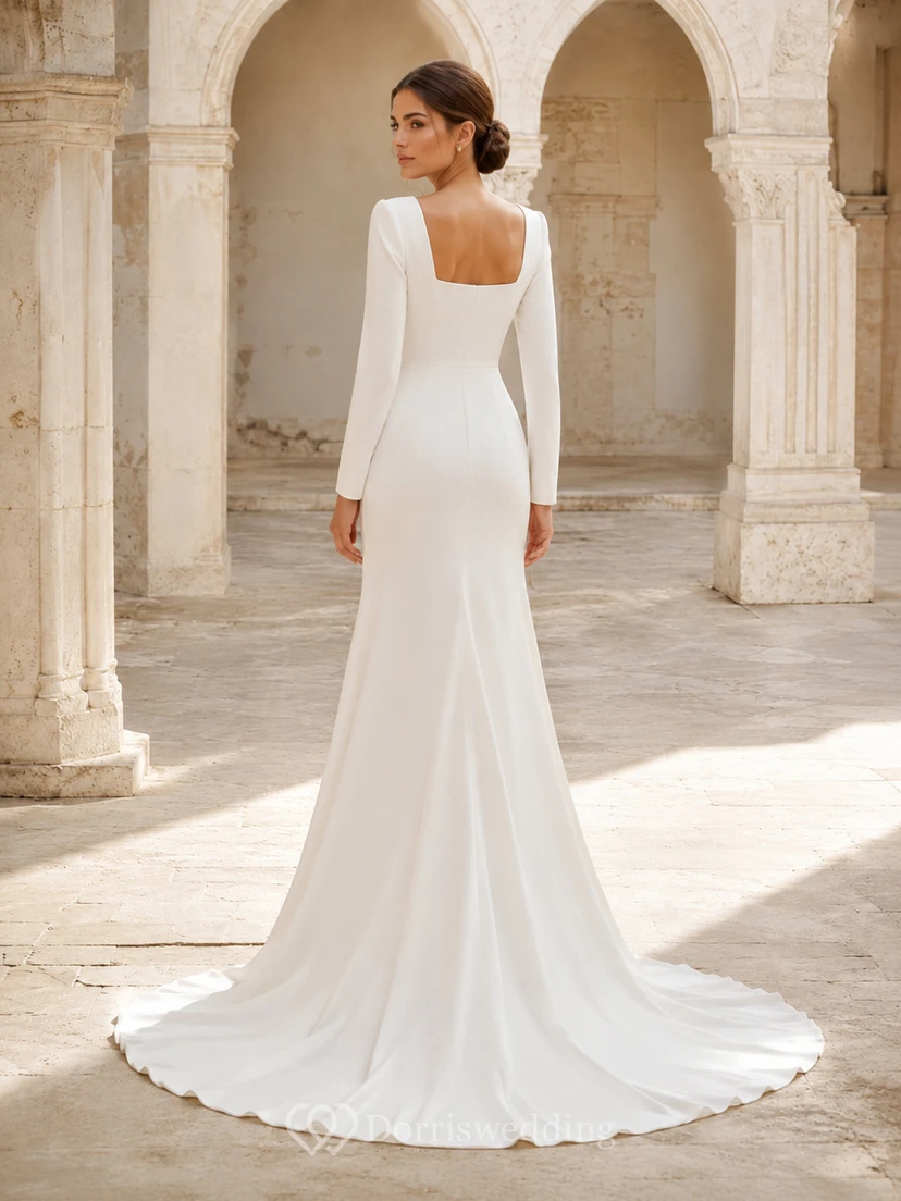 Robe de mariée fourreau à manches longues et col carré en satin sobre view 2